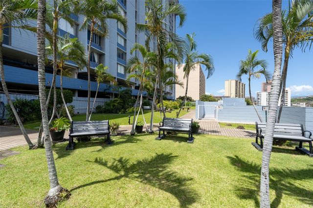 3045 Ala Napuaa Place 709, Honolulu, HI 96818