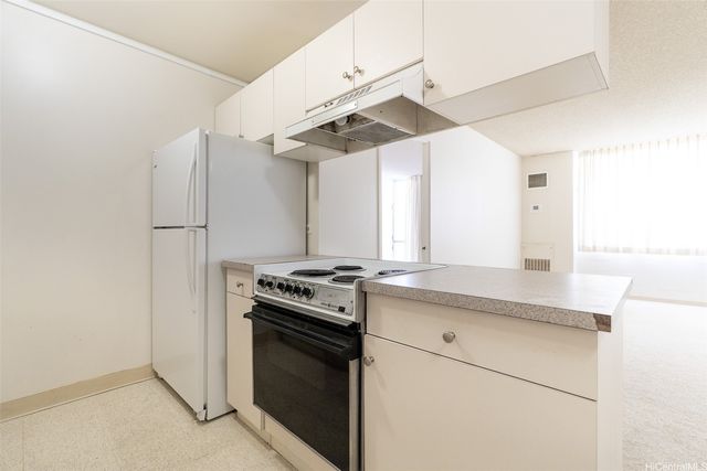 3045 Ala Napuaa Place 709, Honolulu, HI 96818