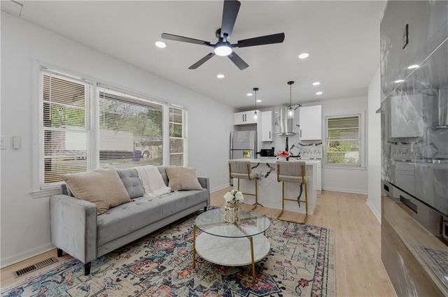 445 Carey Drive SE, Atlanta, GA 30315