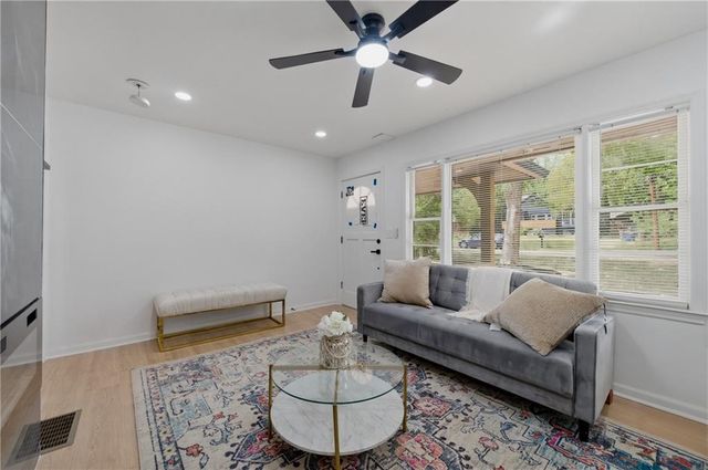 445 Carey Drive SE, Atlanta, GA 30315