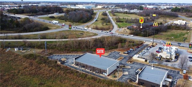 507 W Monroe Avenue A, Lowell, AR 72745