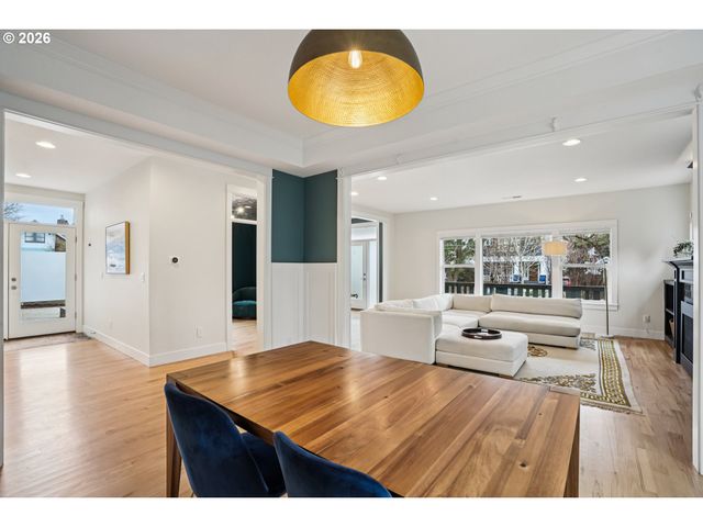 2046 Se 51ST Ave, Portland, OR 97215