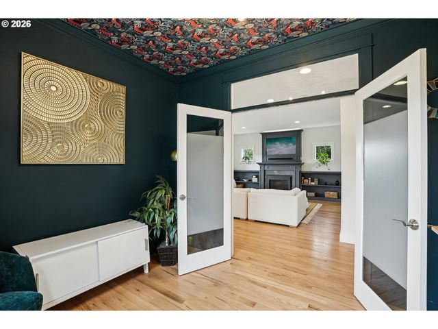 2046 Se 51ST Ave, Portland, OR 97215