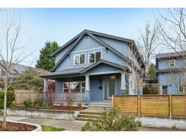 2046 Se 51ST Ave, Portland, OR 97215
