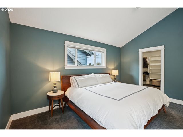 2046 Se 51ST Ave, Portland, OR 97215