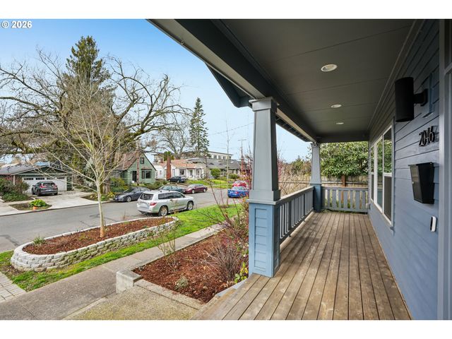 2046 Se 51ST Ave, Portland, OR 97215