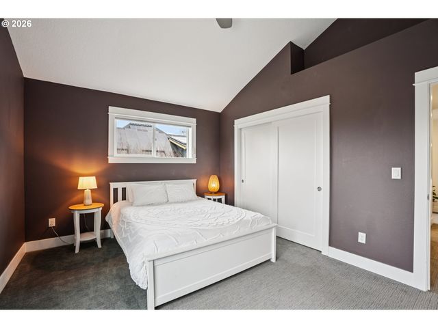 2046 Se 51ST Ave, Portland, OR 97215