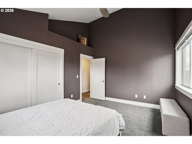 2046 Se 51ST Ave, Portland, OR 97215