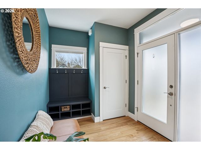 2046 Se 51ST Ave, Portland, OR 97215