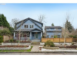 2046 Se 51ST Ave, Portland, OR 97215
