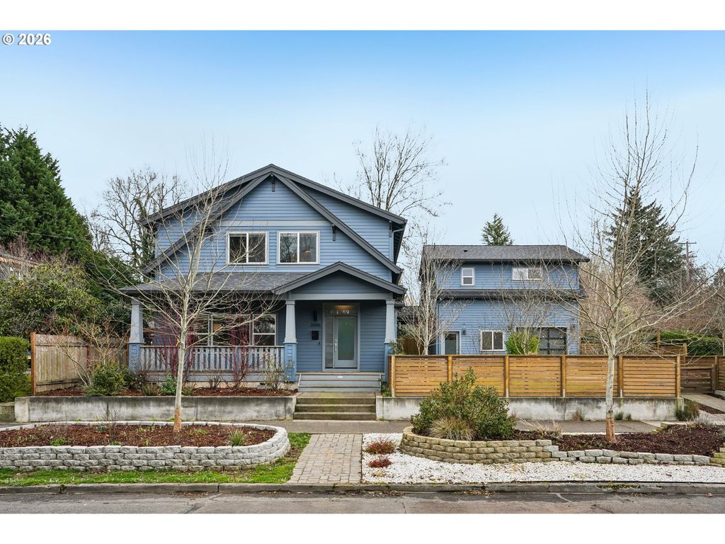 2046 Se 51ST Ave, Portland, OR 97215