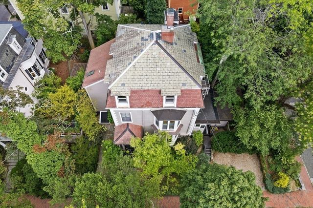 32 Hawthorn St, Cambridge, MA 02138