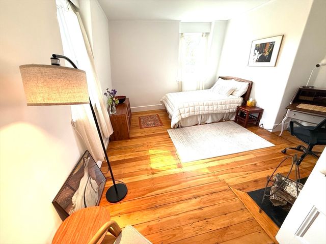 32 Hawthorn St, Cambridge, MA 02138