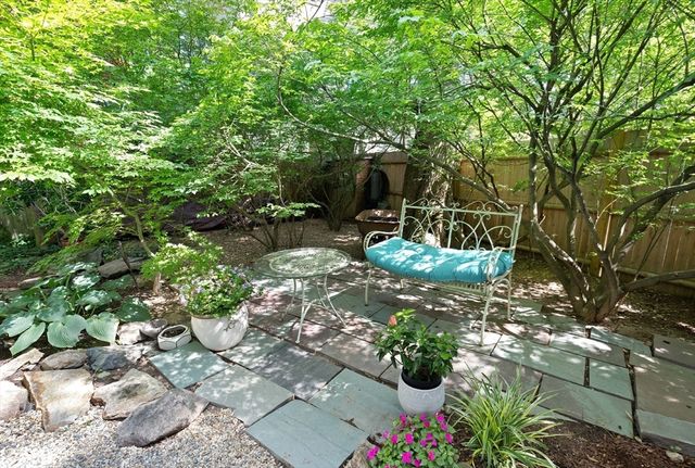32 Hawthorn St, Cambridge, MA 02138
