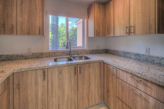 14935 NE 11th Ct 1, Miami, FL 33161