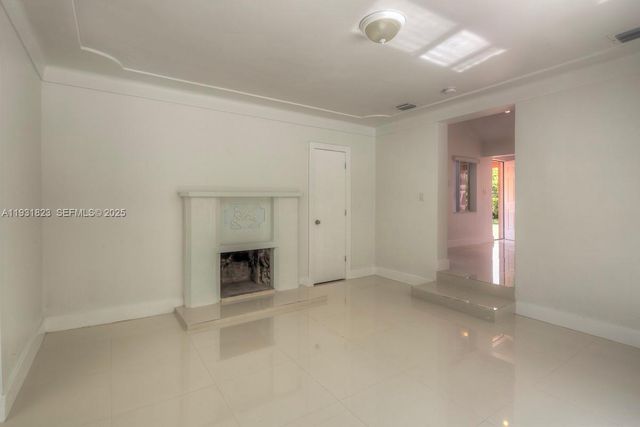 14935 NE 11th Ct 1, Miami, FL 33161