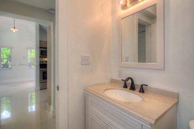 14935 NE 11th Ct 1, Miami, FL 33161