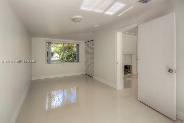 14935 NE 11th Ct 1, Miami, FL 33161