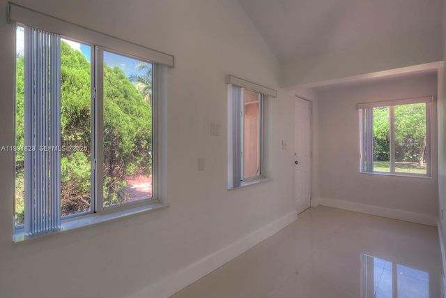 14935 NE 11th Ct 1, Miami, FL 33161