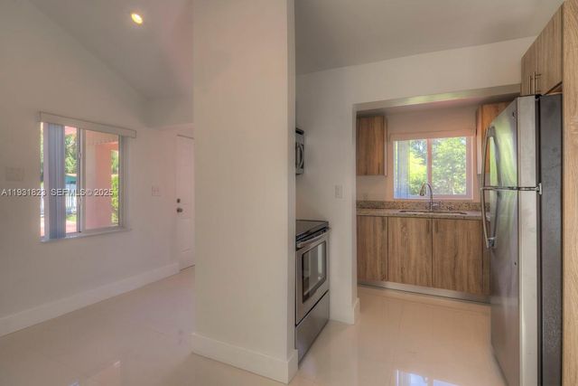 14935 NE 11th Ct 1, Miami, FL 33161