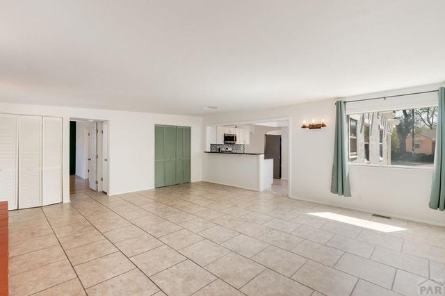 633 S Prairie Ave, Pueblo, CO 81005