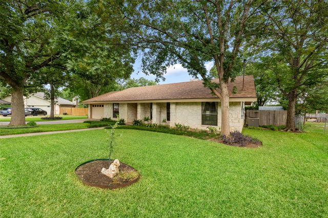 111 Spanish Oak CIR, Georgetown, TX 78628