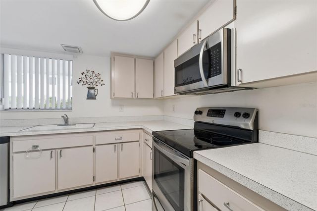 2944 W BAY DRIVE 106, Belleair Bluffs, FL 33770