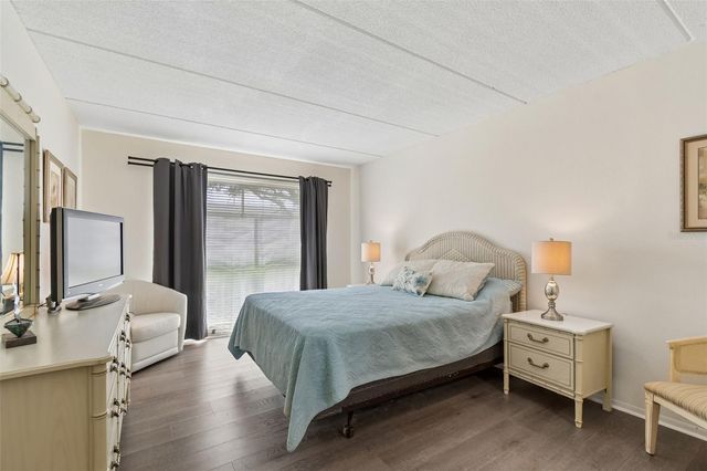 2944 W BAY DRIVE 106, Belleair Bluffs, FL 33770