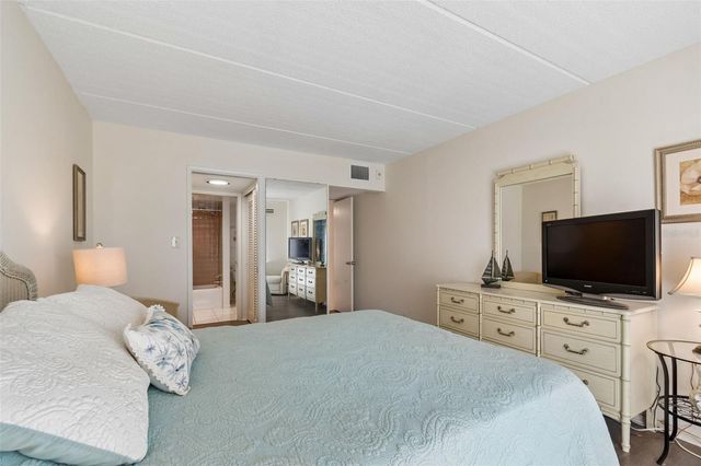 2944 W BAY DRIVE 106, Belleair Bluffs, FL 33770