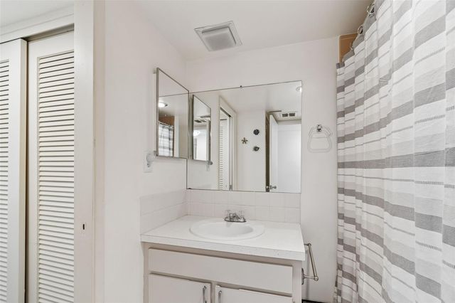 2944 W BAY DRIVE 106, Belleair Bluffs, FL 33770