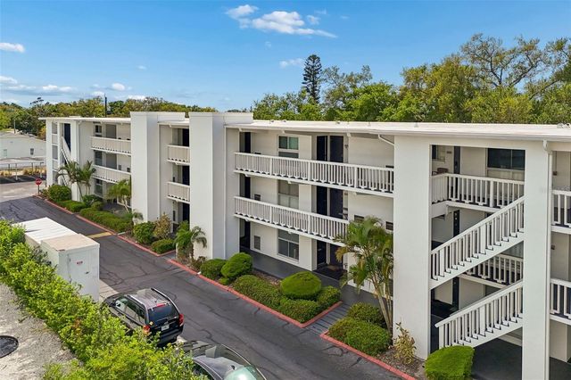 2944 W BAY DRIVE 106, Belleair Bluffs, FL 33770