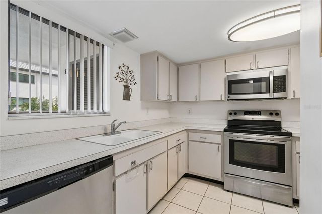 2944 W BAY DRIVE 106, Belleair Bluffs, FL 33770