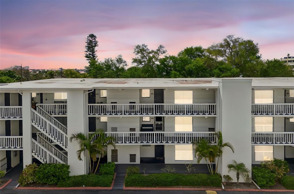 2944 W BAY DRIVE 106, Belleair Bluffs, FL 33770