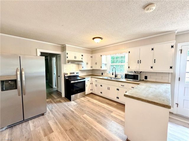 4505 US Highway 21, Hamptonville, NC 27020