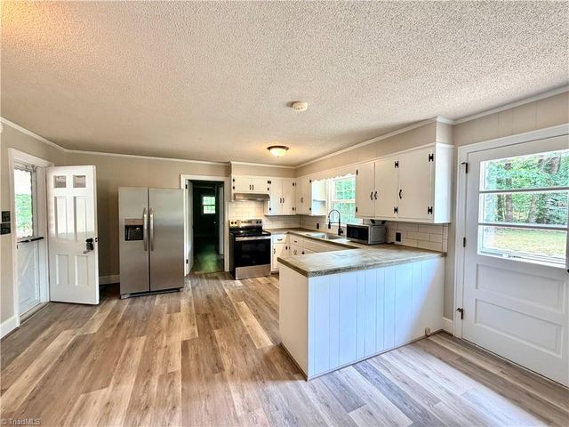 4505 US Highway 21, Hamptonville, NC 27020