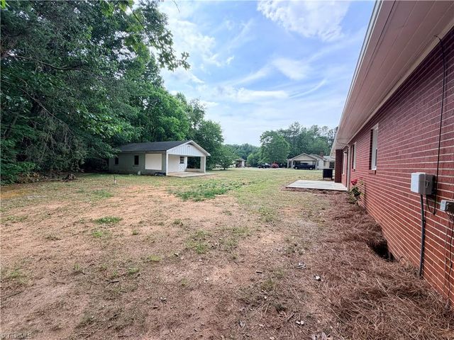 4505 US Highway 21, Hamptonville, NC 27020