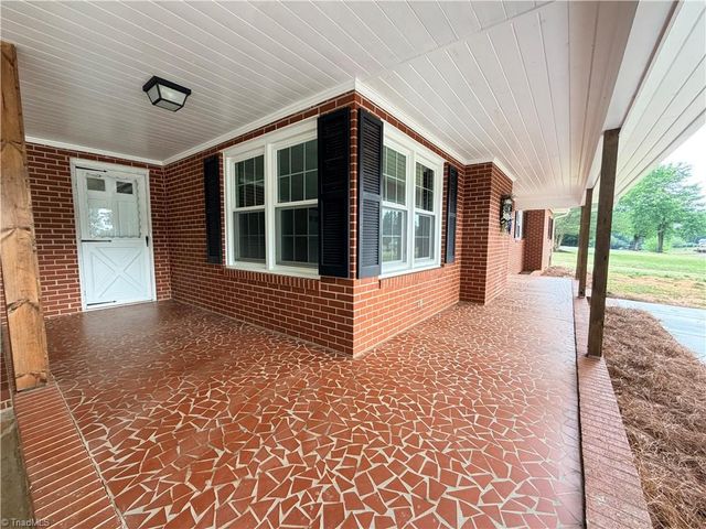 4505 US Highway 21, Hamptonville, NC 27020