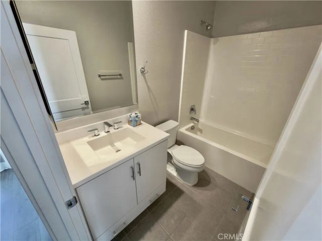 977 E Mason Lane 116, Anaheim, CA 92805