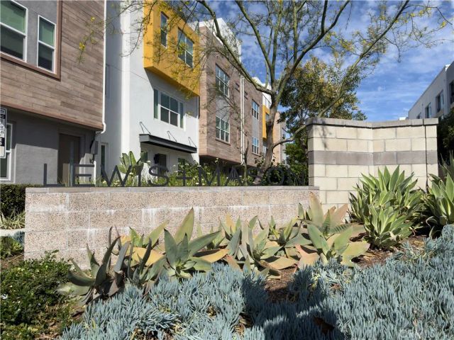 977 E Mason Lane 116, Anaheim, CA 92805