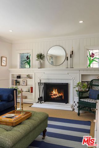 21245 Lopez Street, Woodland Hills (los Angeles), CA 91364