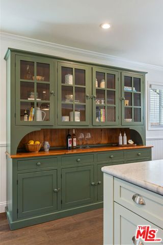 21245 Lopez Street, Woodland Hills (los Angeles), CA 91364