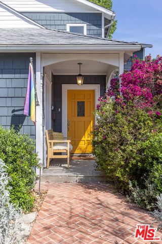 21245 Lopez Street, Woodland Hills (los Angeles), CA 91364