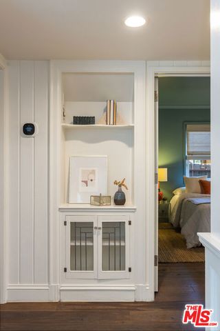 21245 Lopez Street, Woodland Hills (los Angeles), CA 91364