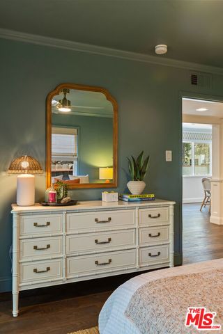 21245 Lopez Street, Woodland Hills (los Angeles), CA 91364