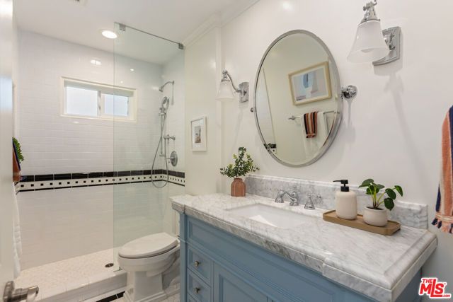 21245 Lopez Street, Woodland Hills (los Angeles), CA 91364