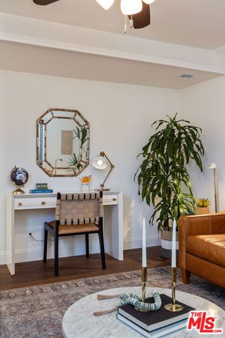 21245 Lopez Street, Woodland Hills (los Angeles), CA 91364