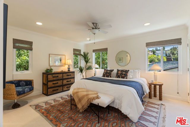 21245 Lopez Street, Woodland Hills (los Angeles), CA 91364