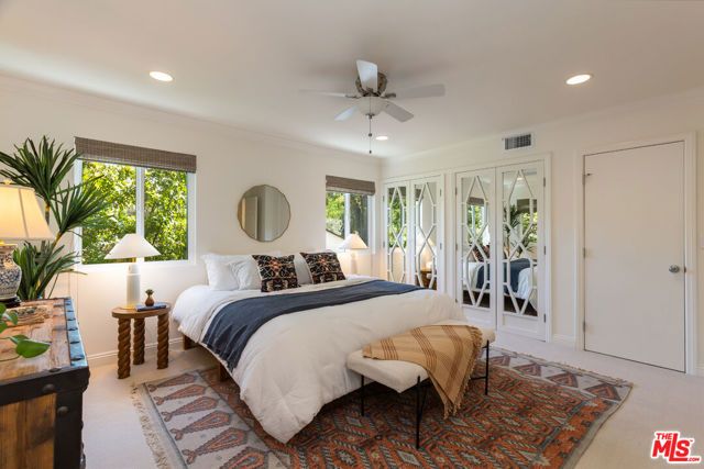 21245 Lopez Street, Woodland Hills (los Angeles), CA 91364