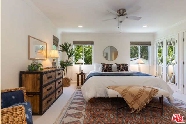 21245 Lopez Street, Woodland Hills (los Angeles), CA 91364