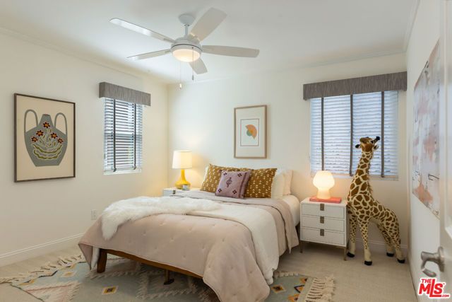 21245 Lopez Street, Woodland Hills (los Angeles), CA 91364